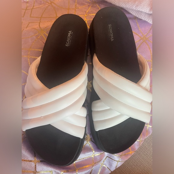Sonoma White Sandals Size 9 - Picture 4 of 6